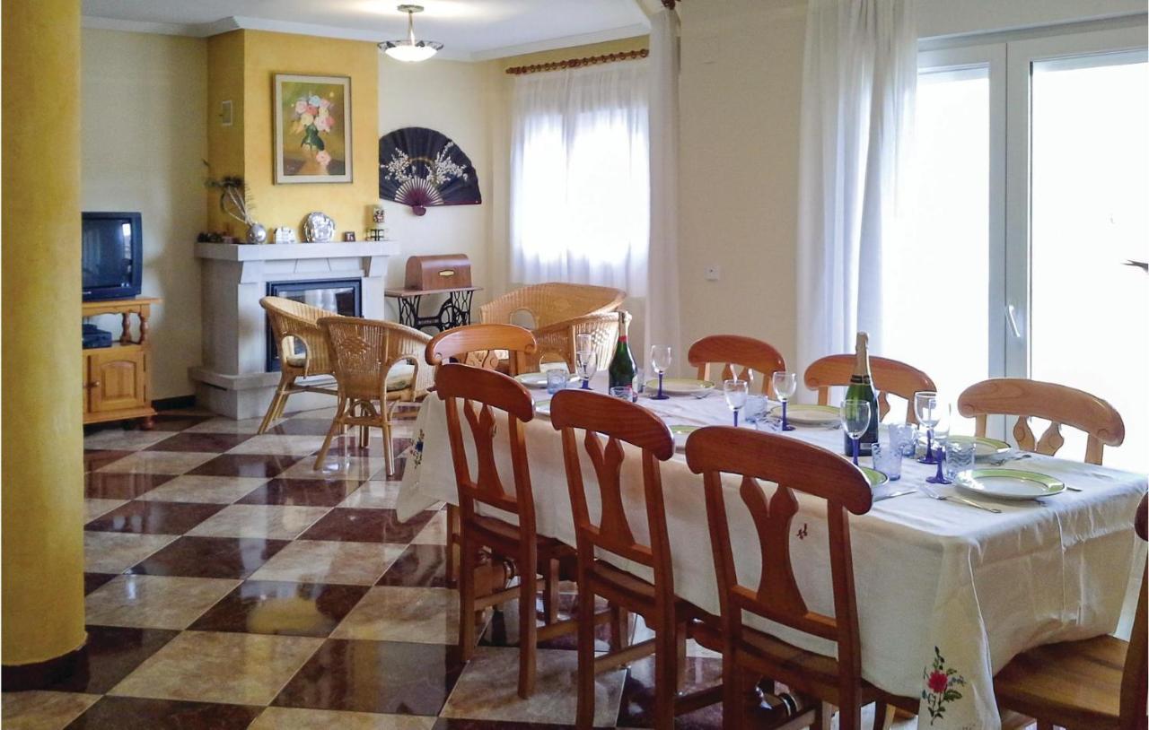 Awesome Home In Portman With Kitchen Extérieur photo